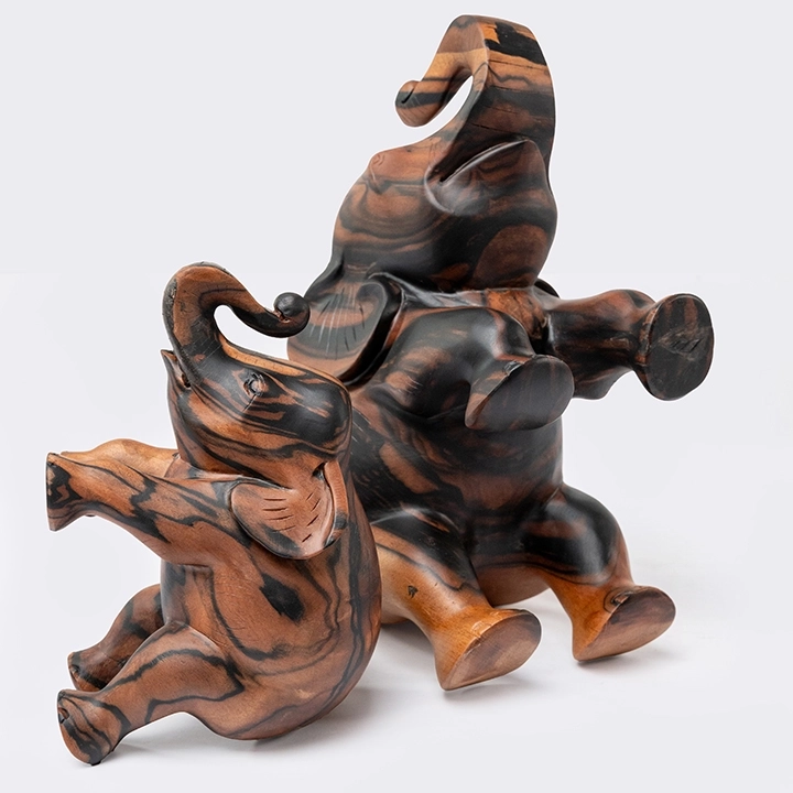 Joy handcrafted Animal Sculptures, detail