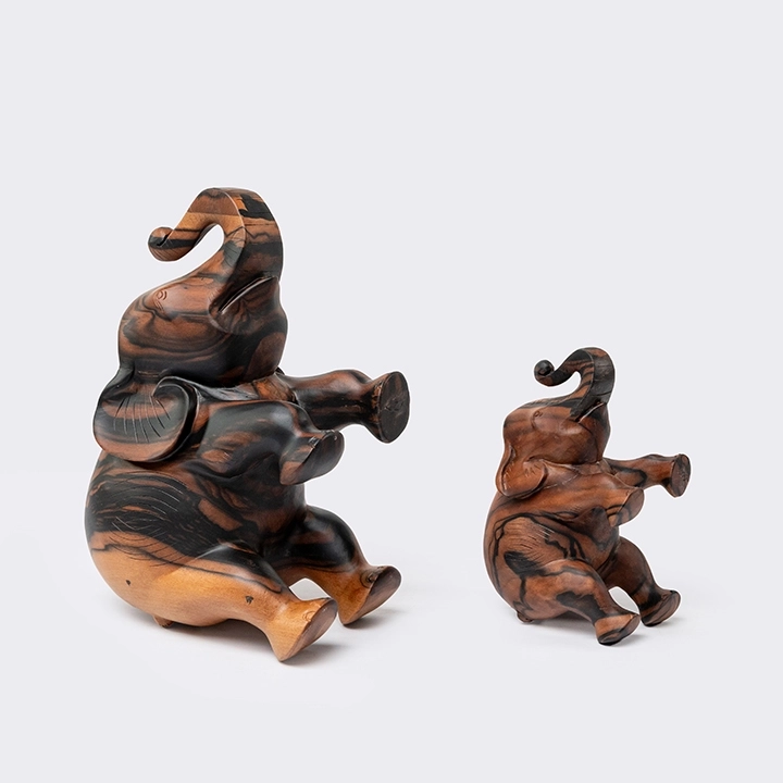 Joy handcrafted Animal Sculptures, detail
