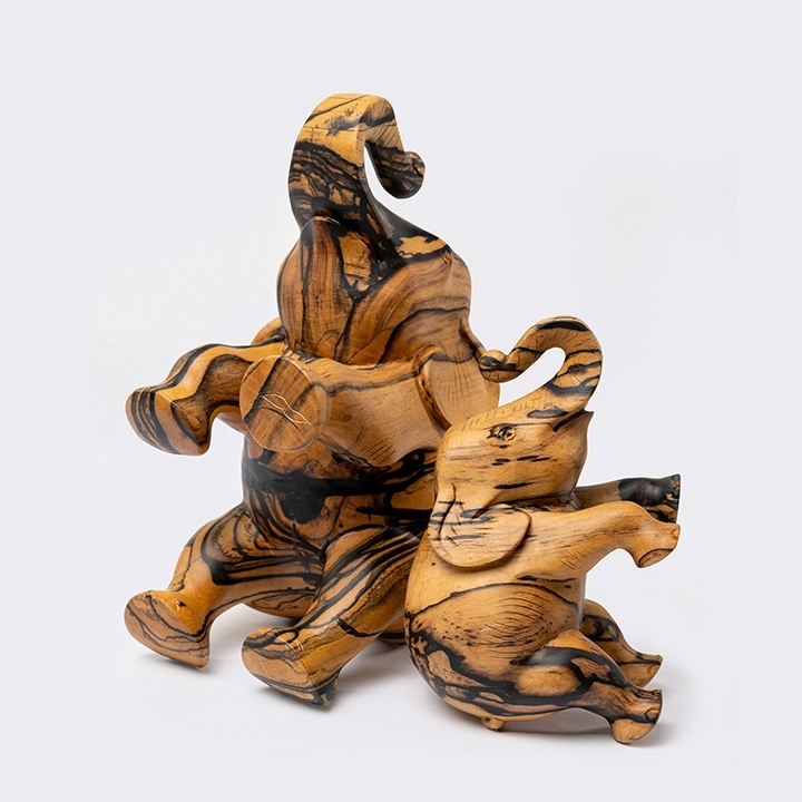 Joy handcrafted Animal Sculptures, detail