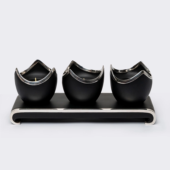 Tulips Set with rounded Stand handcrafted Candle Holders, detail