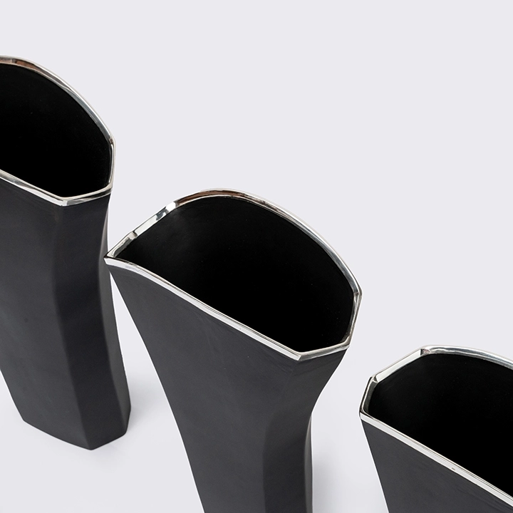 Atlas handcrafted Vases, detail