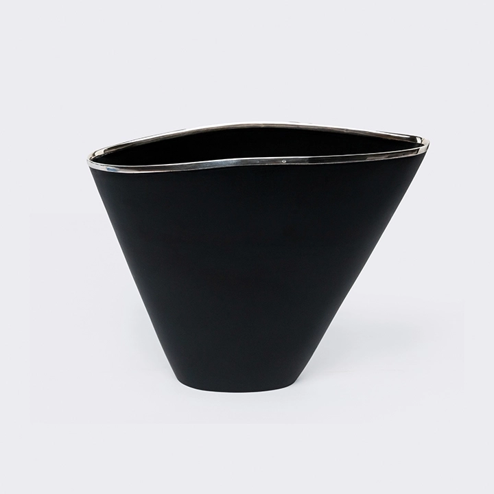 Hayley handcrafted Vases, detail