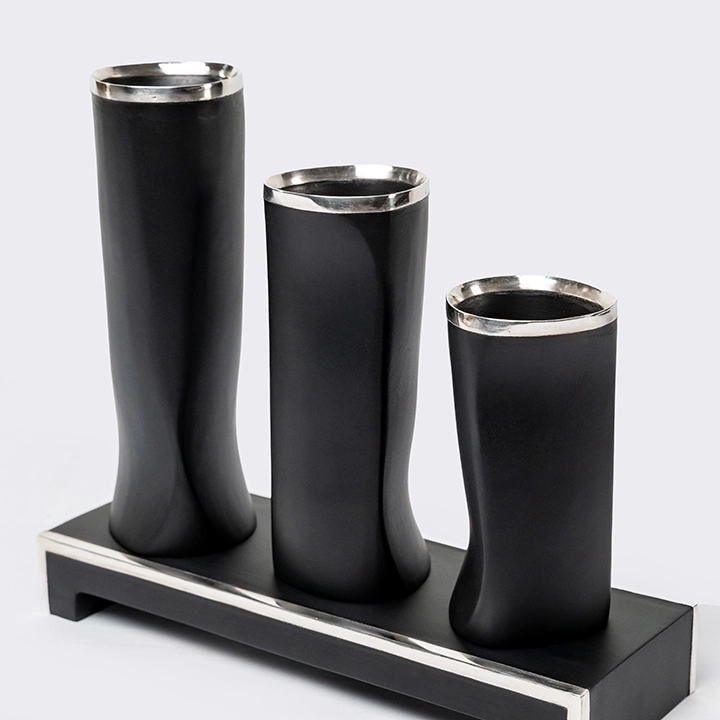 Modigliani set with stand handcrafted Vases, detail