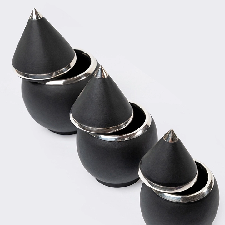 Peak handcrafted Boxes & Jars, detail